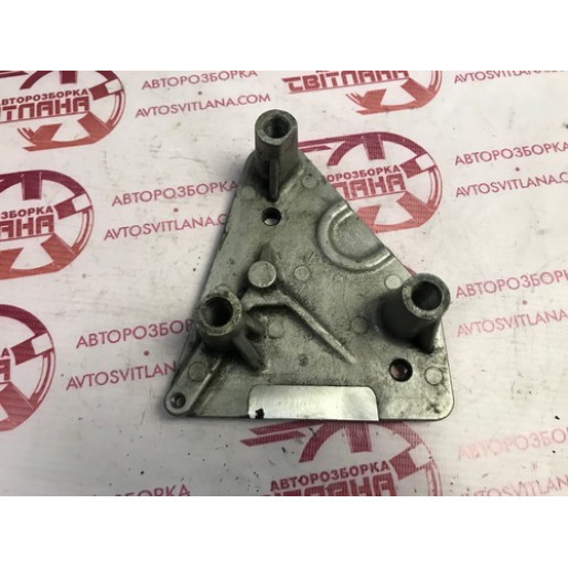 Кронштейн двигателя правый Опель Астра H 1.7 CDTI 2007-2011 Opel Astra H 97252070
